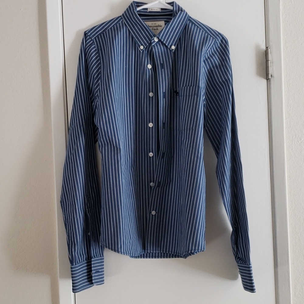 NWOT Abercrombie & Fitch Button Down